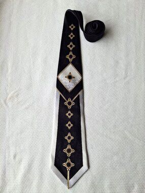 Mario Ferrari Classic 100% Silk Handmade Tie with Geometric Pattern